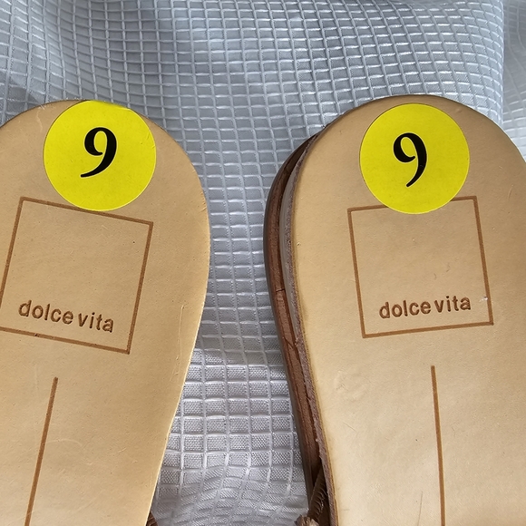 *NWOB* Dolce Vita Studded Sandals - Picture 3 of 10